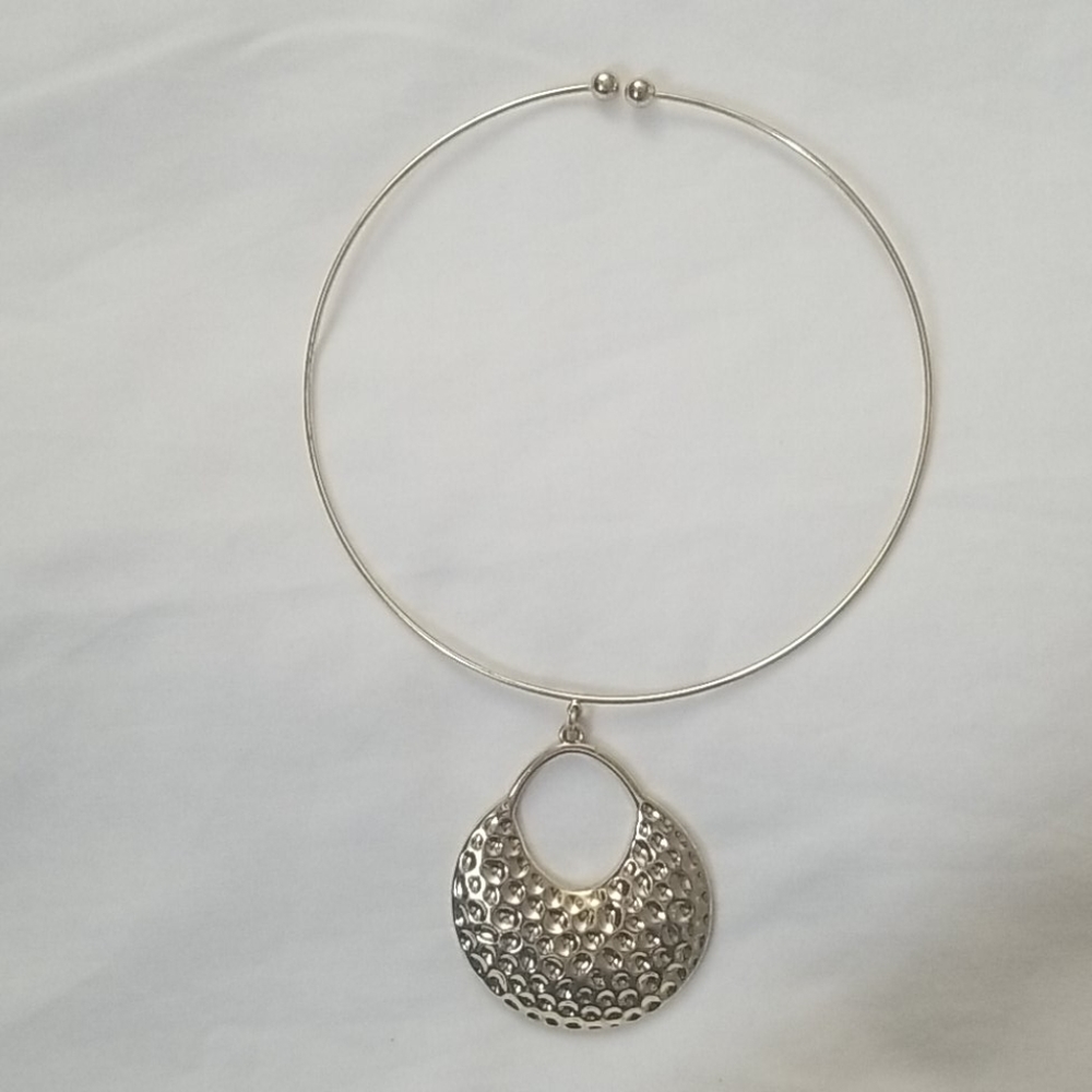 Gold costume jewelry necklace